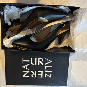 Naturalizer Morgan Slingbacks, black.  Size 9W